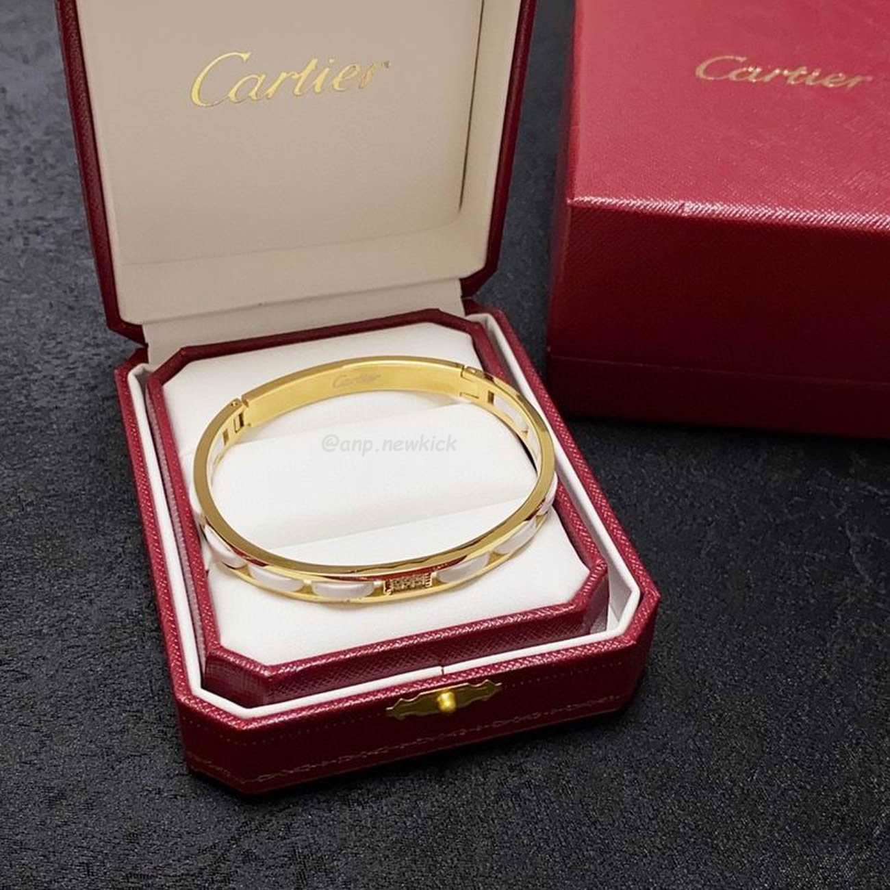 Cartier Bracelet 18k Gold (4) - newkick.org